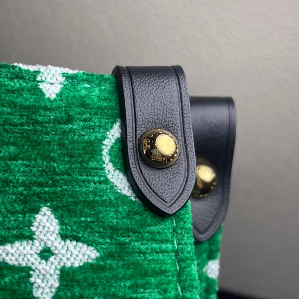 l0*is V*t0n onthego pm