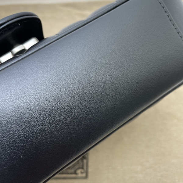 G*u*i gg marmont 22cm