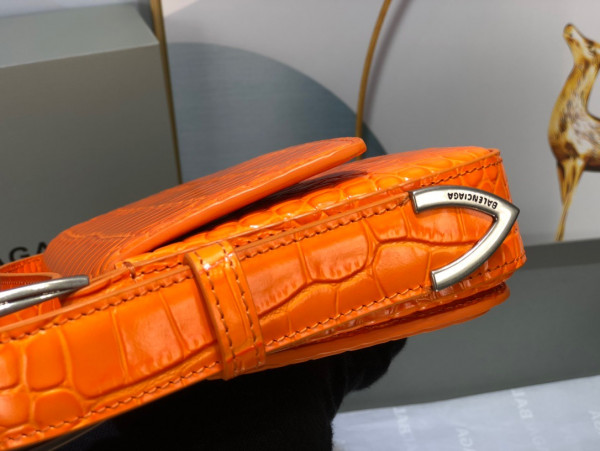 Ba*len*cia*ga ghost bag