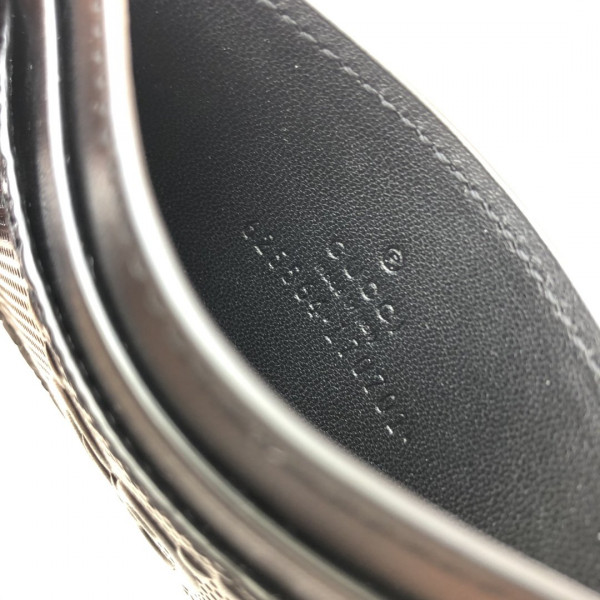 G*u*i gg embossed card case