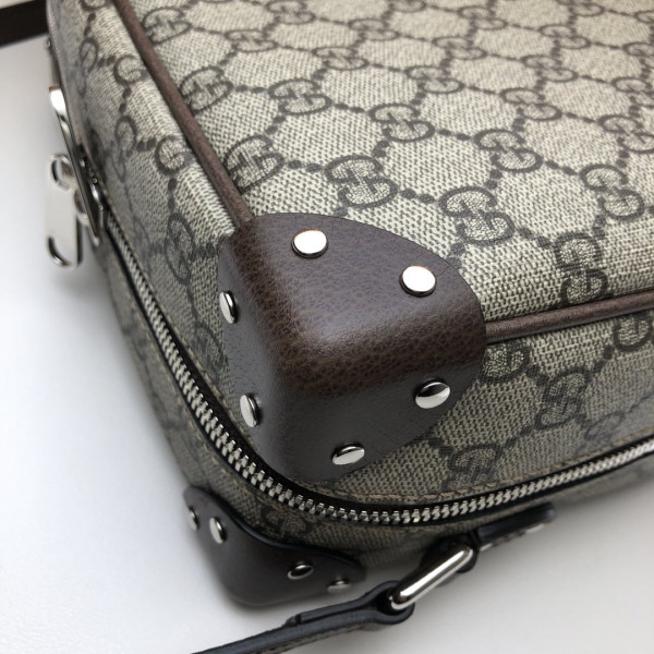 G*u*i gg shoulder bag with leather details