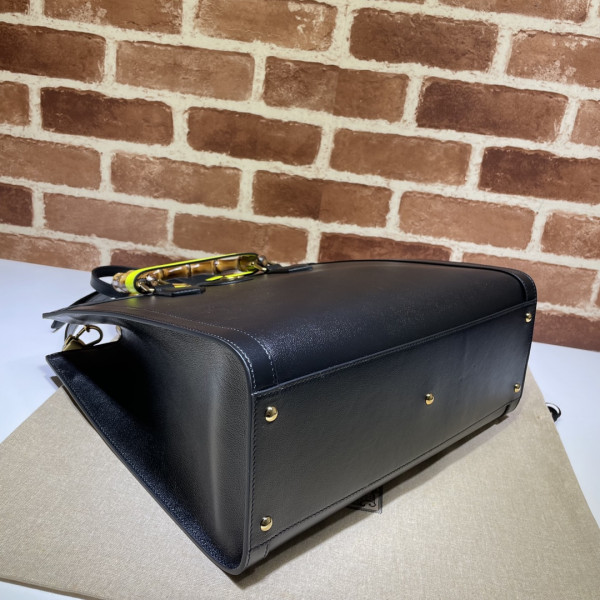 G*u*i diana medium tote bag