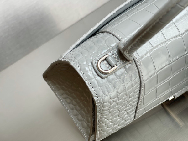 Ba*len*cia*ga hourglass