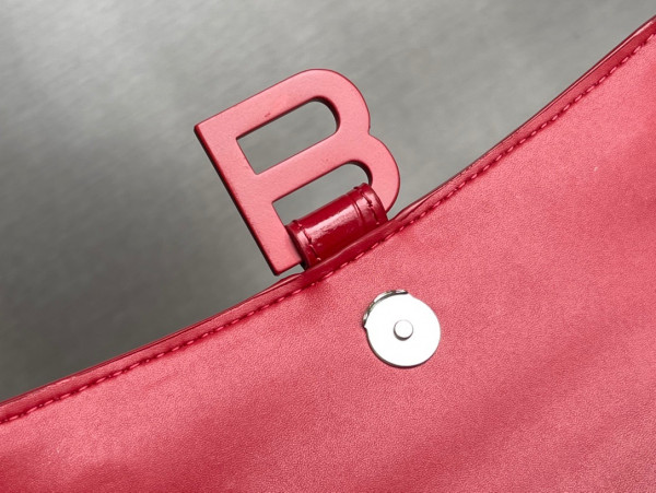 Ba*len*cia*ga hourglass