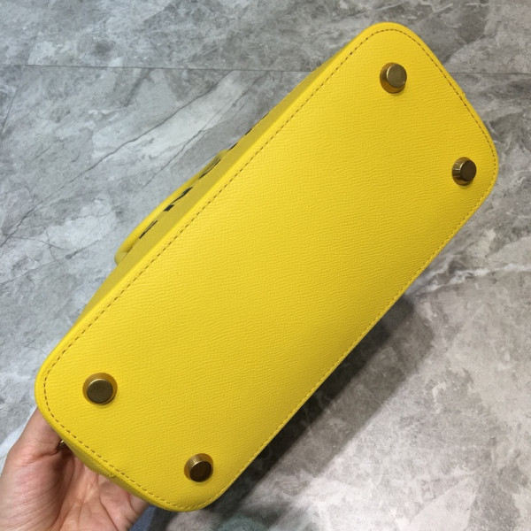 Ba*len*cia*ga ville top handle s