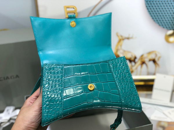 Ba*len*cia*ga hourglass