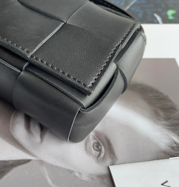 bo*te*ga Ve*ne*ta candy mini cassette-12*8*4cm