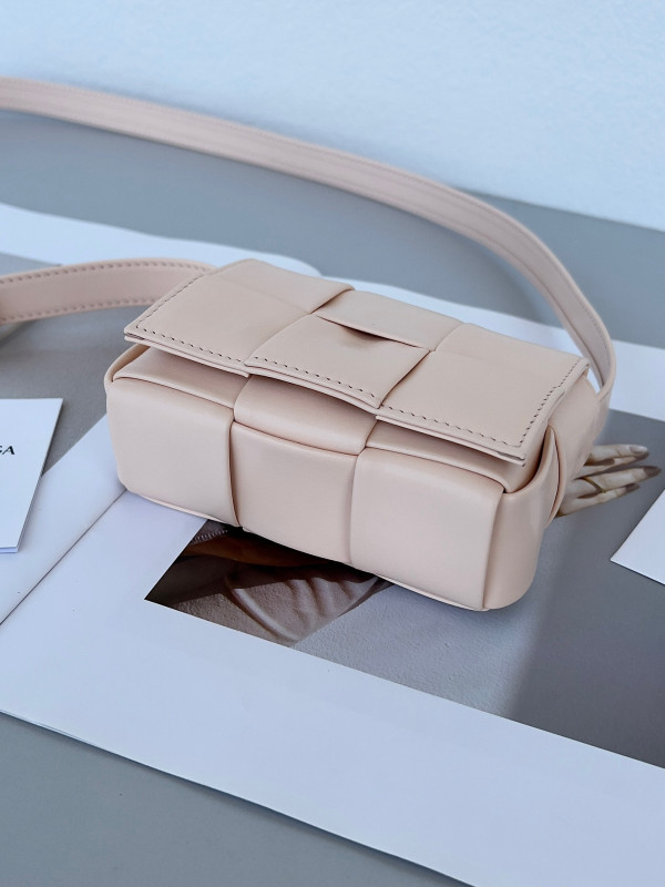 bo*te*ga Ve*ne*ta candy mini cassette-12*8*4cm