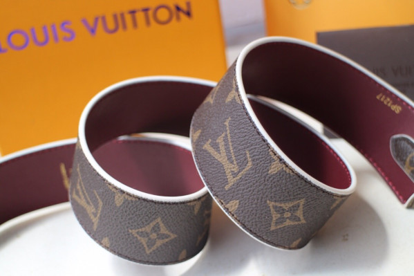 l0*is V*t0n monogram strap