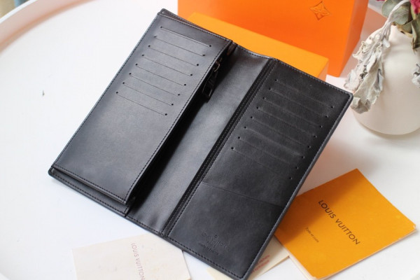 l0*is V*t0n brazza wallet