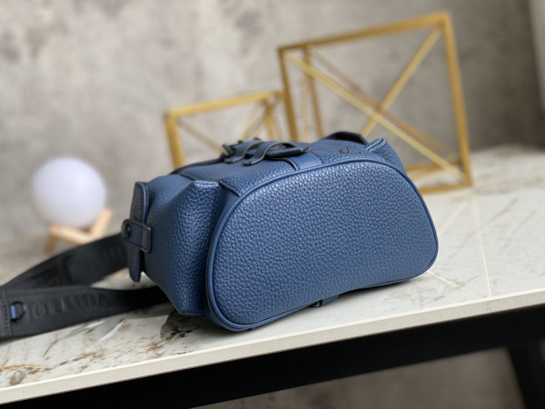 l0*is V*t0n christopher xs