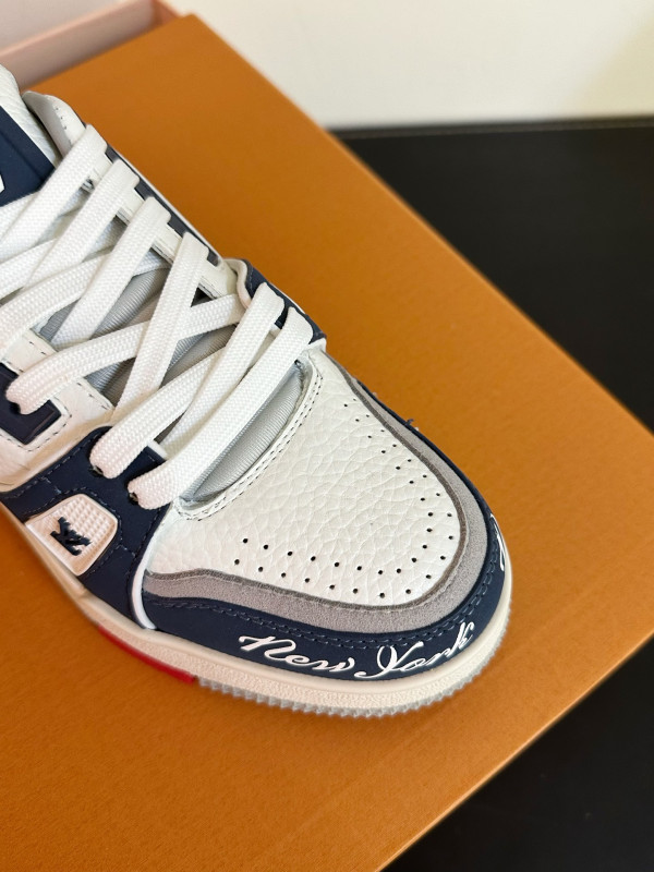 l0*is V*t0n sneakers