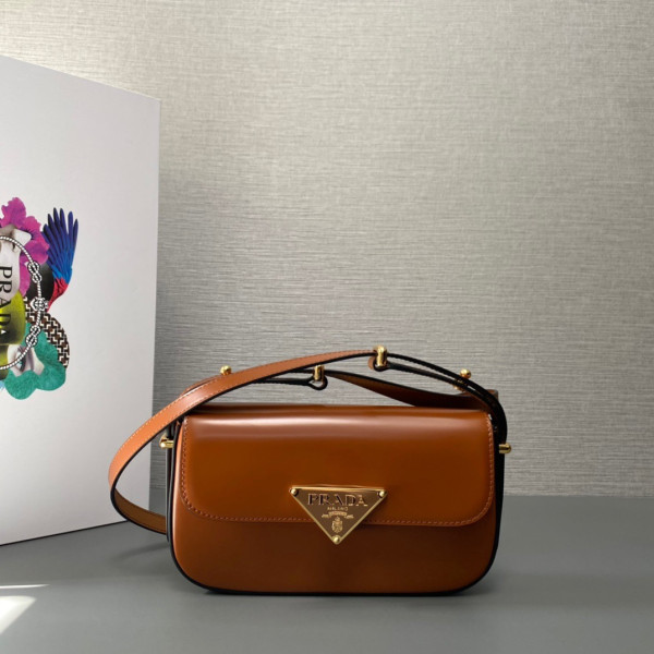 Pra*a patent bag-20.5*10.5*4cm