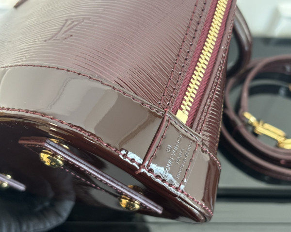 l0*is V*t0n alma bb-23.5*17.5*11.5cm