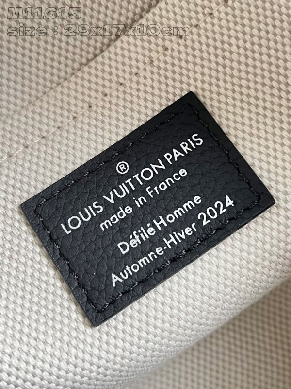 l0*is V*t0n soul trunk east west-29*17.5*10cm