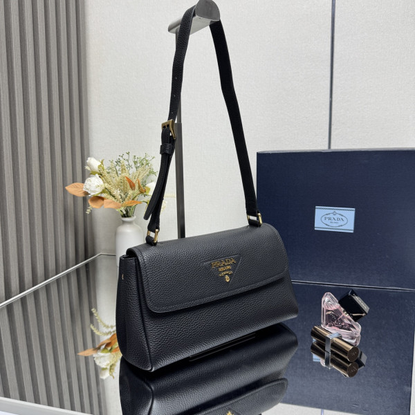 Pra*a small leather shoulder bag-26*14*9.5cm